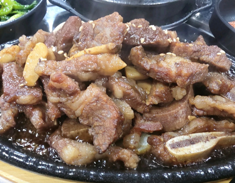 생생정보통 가격파괴 맛집의 음식들
