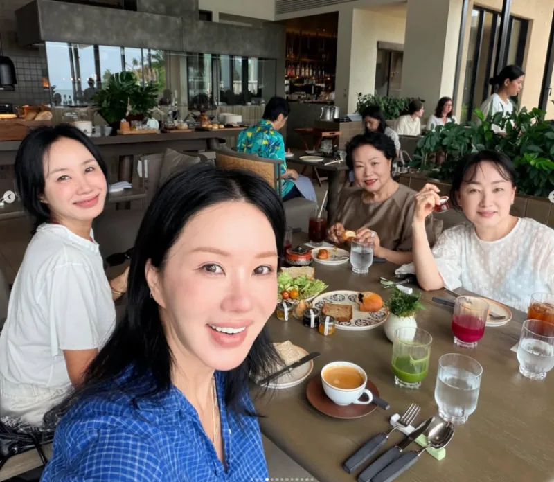 엄정화 세 자매